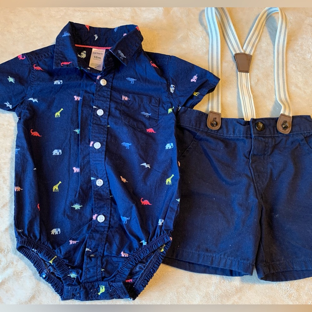 Carter’s Set of Bodysuit with short pants,size 18 months.